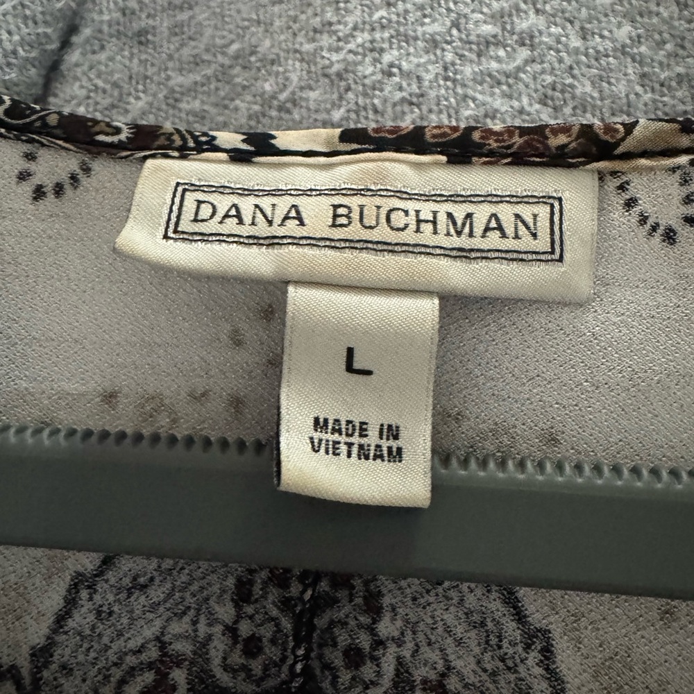 Dana Buchman top size Large. Pit to pit 22” High low hem - Picture 4 of 6